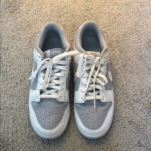 Nike Men’s Low-Top Sneakers in White and Light Gray